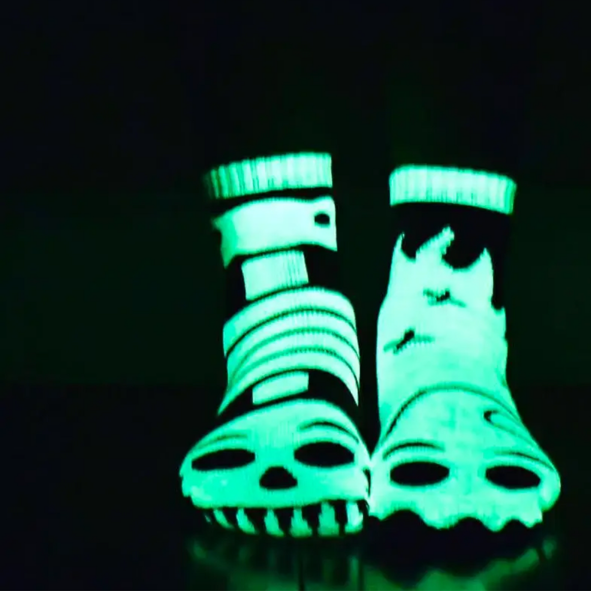 Pals/Ghost & Skeleton GLOW IN THE DARK Kids Halloween Socks